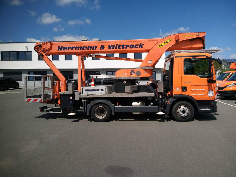 Palfinger P 300 KS - Camion avec nacelle: photos 2 Palfinger P 300 KS - Camion avec nacelle: photos 2