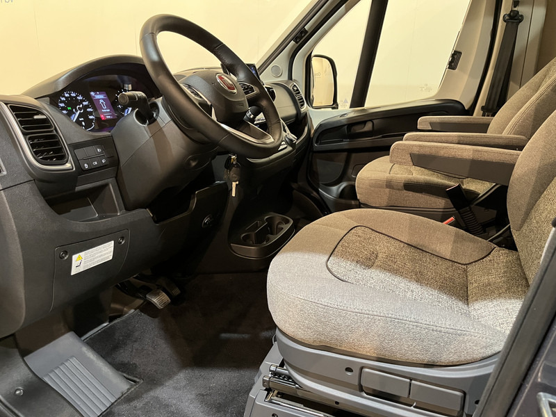 Carthago MALIBU VAN 640 LE GT Skyview 160 PK Automaat / Dakairco / Compleet Als Nieuw ! / 17.200 KM !! - Fourgon aménagé: photos 4 Carthago MALIBU VAN 640 LE GT Skyview 160 PK Automaat / Dakairco / Compleet Als Nieuw ! / 17.200 KM !! - Fourgon aménagé: photos 4