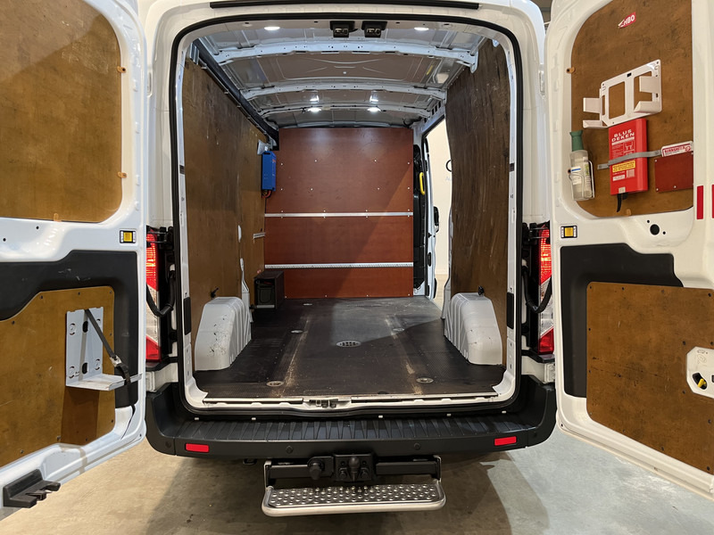 Ford Transit 350 2.0 TDCI L3H2 Trend 130 PK / Euro 6 / 220V / Airco / Cruise Control / Trekhaak / Camera - Fourgon utilitaire: photos 5 Ford Transit 350 2.0 TDCI L3H2 Trend 130 PK / Euro 6 / 220V / Airco / Cruise Control / Trekhaak / Camera - Fourgon utilitaire: photos 5