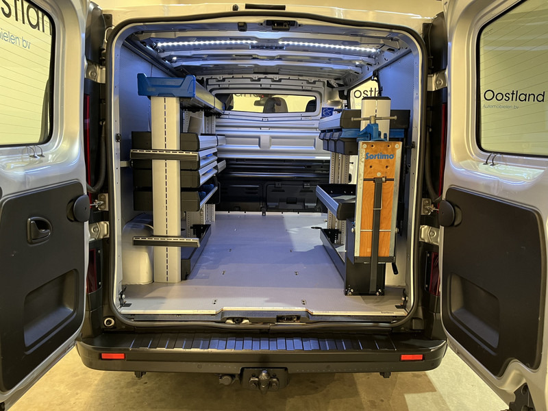 Renault Trafic 2.0 dCi L1H1 170 PK Automaat Servicebus / Sortimo Inrichting / Euro 6 / Airco / Cruise Control / Camera / Trekhaak / 3-Zits / - Fourgonnette: photos 4 Renault Trafic 2.0 dCi L1H1 170 PK Automaat Servicebus / Sortimo Inrichting / Euro 6 / Airco / Cruise Control / Camera / Trekhaak / 3-Zits / - Fourgonnette: photos 4