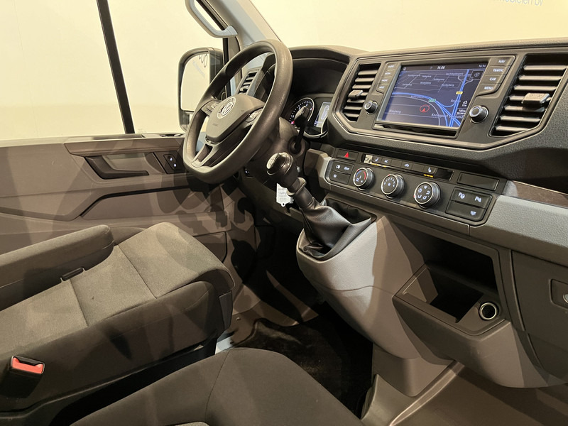 Volkswagen Crafter 35 2.0 TDI L3H3 180 PK Servicebus / Sortimo Inrichting / Euro 6 / Schuifdeur L + R / 220V. / Airco / Cruise Control / Camera / Trekhaak 3000 KG. / CarPlay / Navigatie - Fourgon utilitaire: photos 2 Volkswagen Crafter 35 2.0 TDI L3H3 180 PK Servicebus / Sortimo Inrichting / Euro 6 / Schuifdeur L + R / 220V. / Airco / Cruise Control / Camera / Trekhaak 3000 KG. / CarPlay / Navigatie - Fourgon utilitaire: photos 2