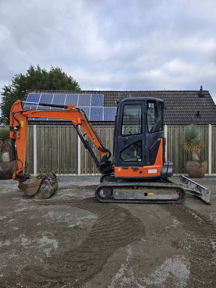 Hitachi ZX 38 U-5 A - Mini pelle: photos 1 Hitachi ZX 38 U-5 A - Mini pelle: photos 1
