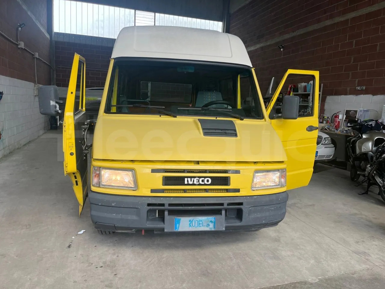 Iveco Daily - Bus scolaire: photos 2 Iveco Daily - Bus scolaire: photos 2