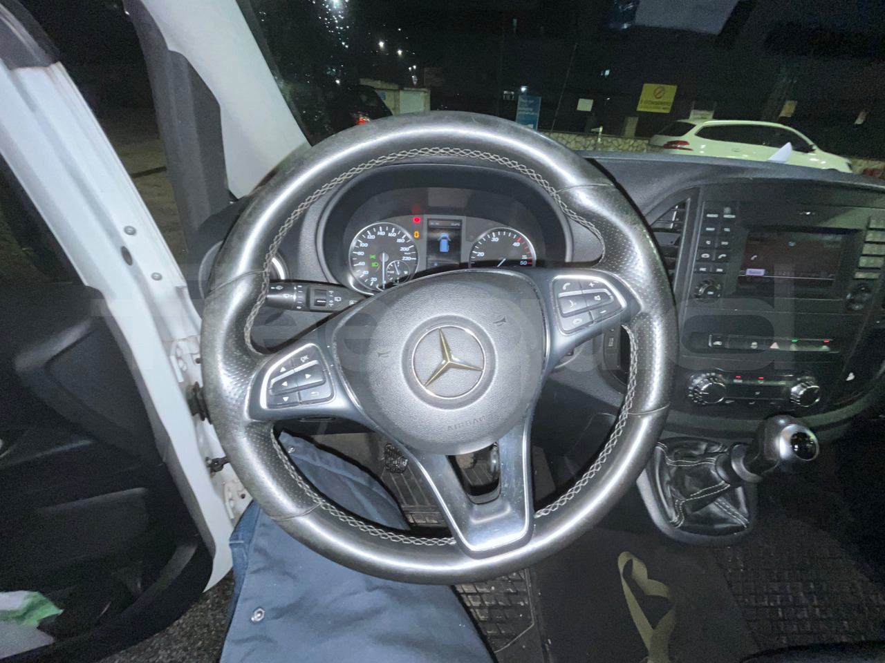 Photo d'intérieur 1: Autocar Mercedes-Benz Vito Tourer