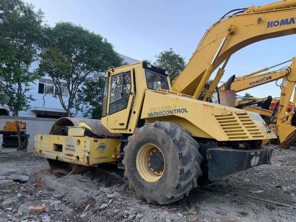 Bomag BW 225 D-3 - Rouleau compresseur: photos 1 Bomag BW 225 D-3 - Rouleau compresseur: photos 1