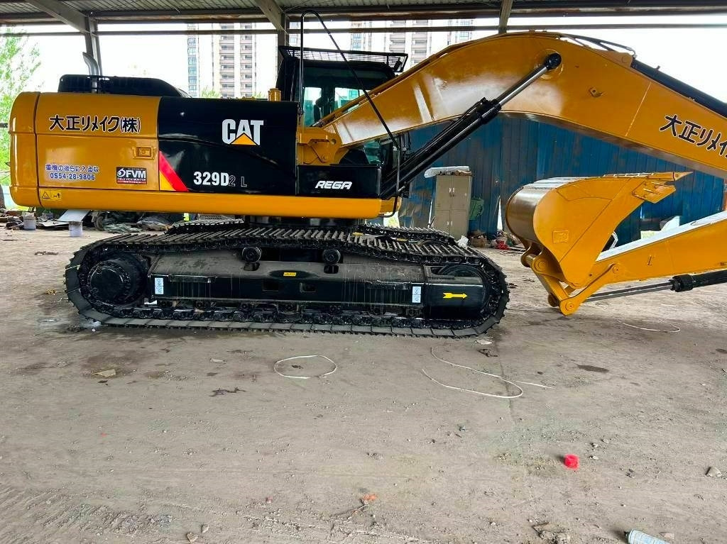 CAT 329 D - Pelle sur chenille: photos 2 CAT 329 D - Pelle sur chenille: photos 2