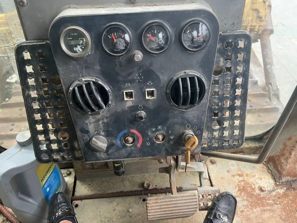 CAT D7G2 - Bulldozer: photos 4 CAT D7G2 - Bulldozer: photos 4