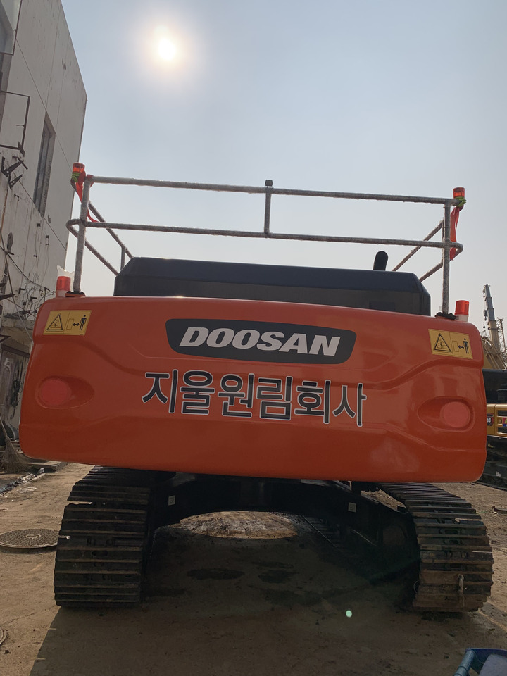 DOOSAN DX340LC - Pelle sur pneus: photos 5 DOOSAN DX340LC - Pelle sur pneus: photos 5