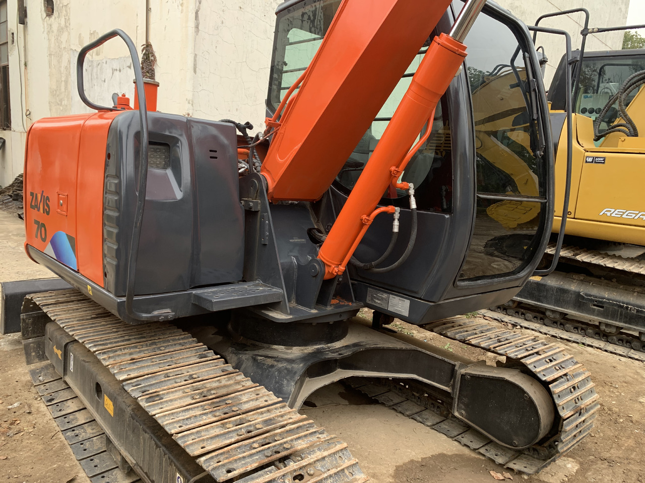 HITACHI ZAXIS 70 - Pelle sur chenille: photos 1 HITACHI ZAXIS 70 - Pelle sur chenille: photos 1
