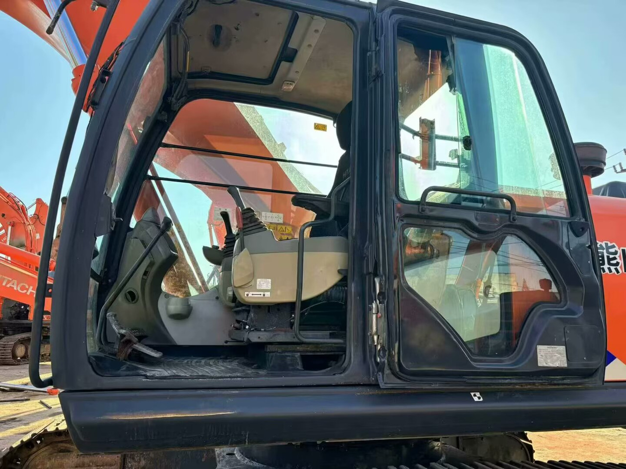 HITACHI ZX350H-5G - Pelle sur chenille: photos 4 HITACHI ZX350H-5G - Pelle sur chenille: photos 4