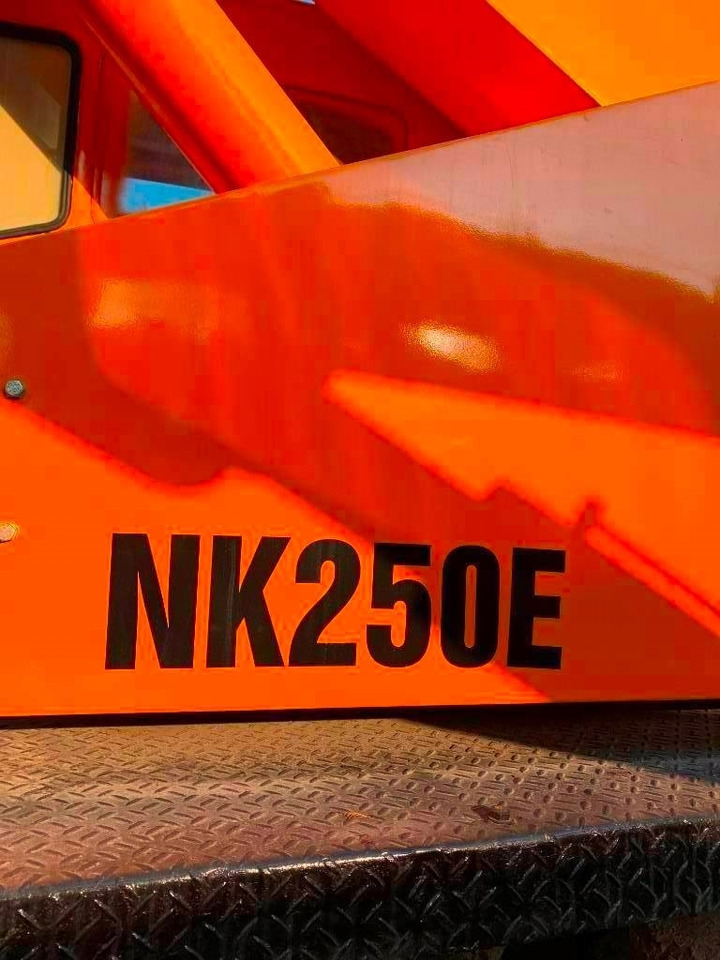 Grue tout-terrain Kato NK 250 E: photos 9 Grue tout-terrain Kato NK 250 E: photos 9