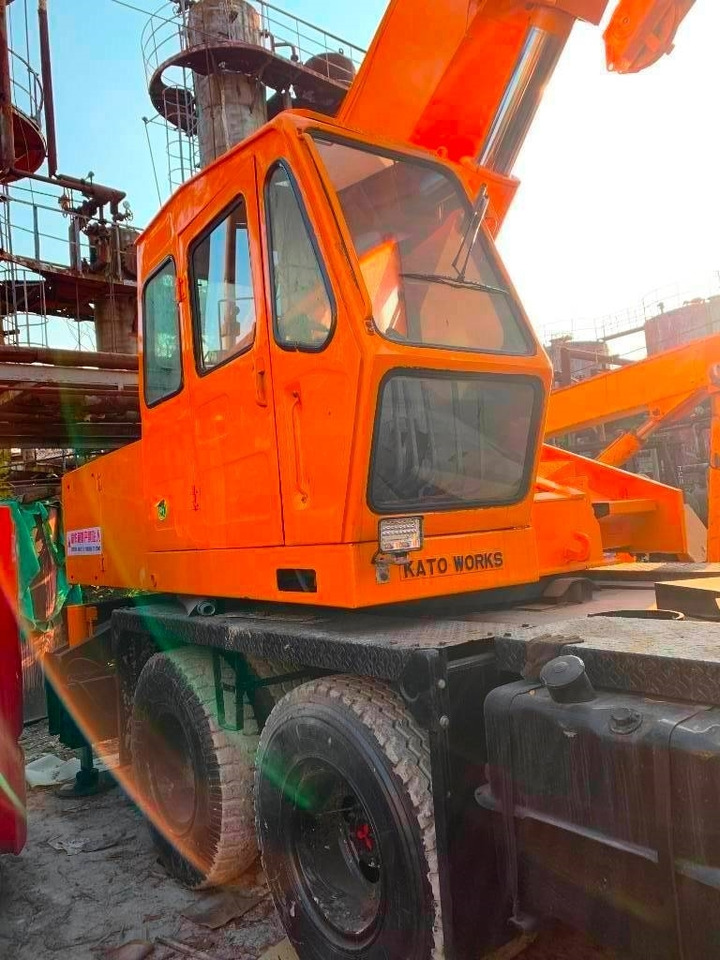 Kato NK 250 E - Grue tout-terrain: photos 1 Kato NK 250 E - Grue tout-terrain: photos 1