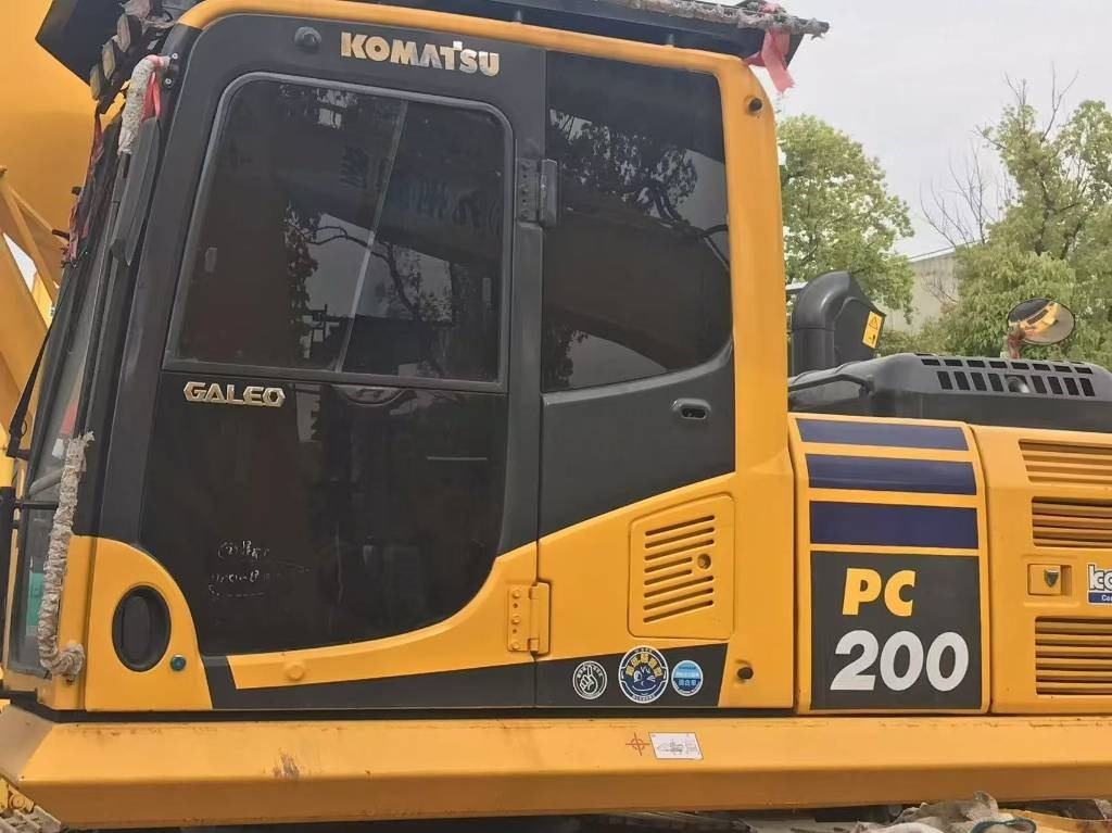 Komatsu PC 200-8 - Pelle sur chenille: photos 3 Komatsu PC 200-8 - Pelle sur chenille: photos 3