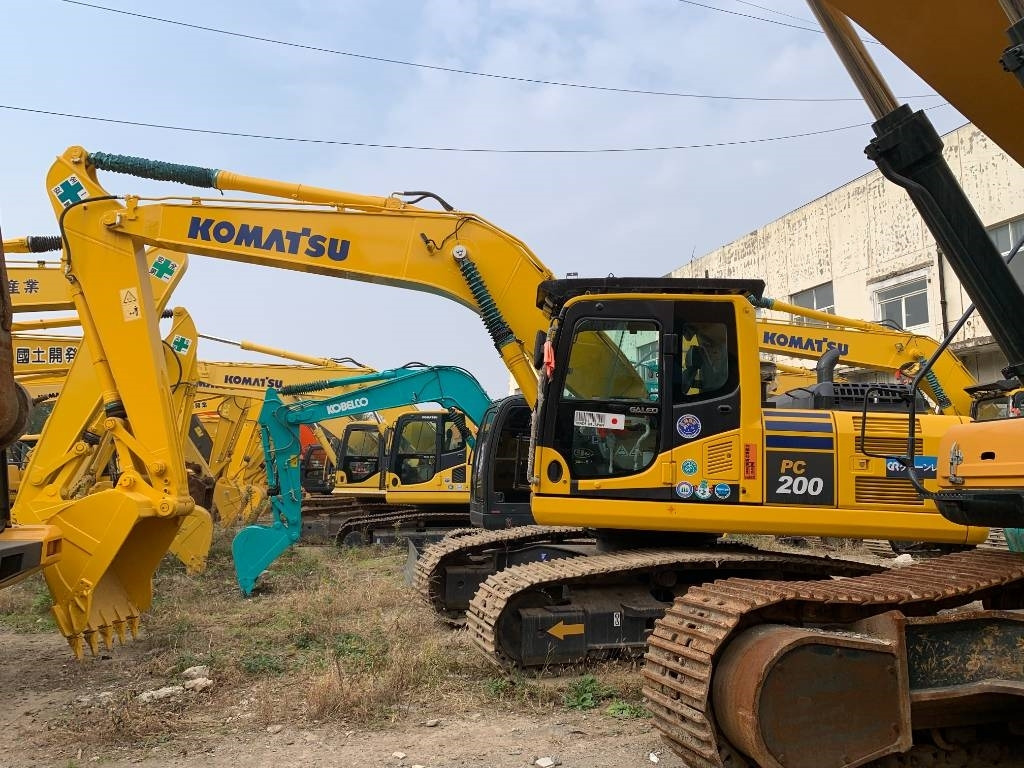 Komatsu PC 200-8N1 - Pelle sur chenille: photos 1 Komatsu PC 200-8N1 - Pelle sur chenille: photos 1