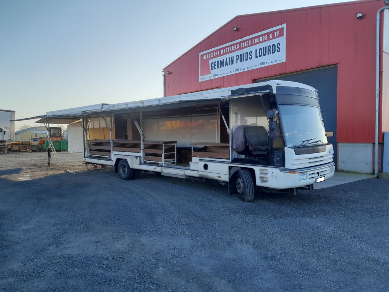 Renault ETAL MOBILE 4x2 Shop Truck - Camion magasin: photos 1 Renault ETAL MOBILE 4x2 Shop Truck - Camion magasin: photos 1