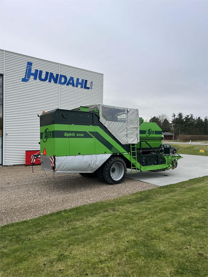 AVR 9200 HJULTRÆK - Arracheuse de pommes de terre: photos 1 AVR 9200 HJULTRÆK - Arracheuse de pommes de terre: photos 1