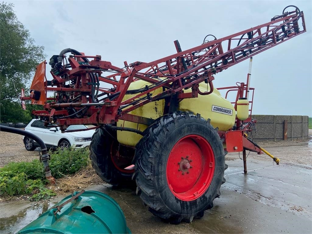 Hardi COMANDER 2800 L 24 M - Pulvérisateur traîné: photos 3 Hardi COMANDER 2800 L 24 M - Pulvérisateur traîné: photos 3