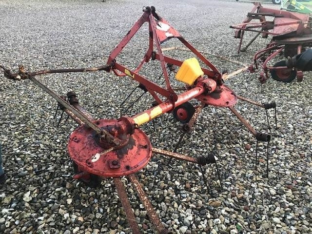 Kuhn GF22 2 ROTORS VENDER - Faneuse: photos 1 Kuhn GF22 2 ROTORS VENDER - Faneuse: photos 1