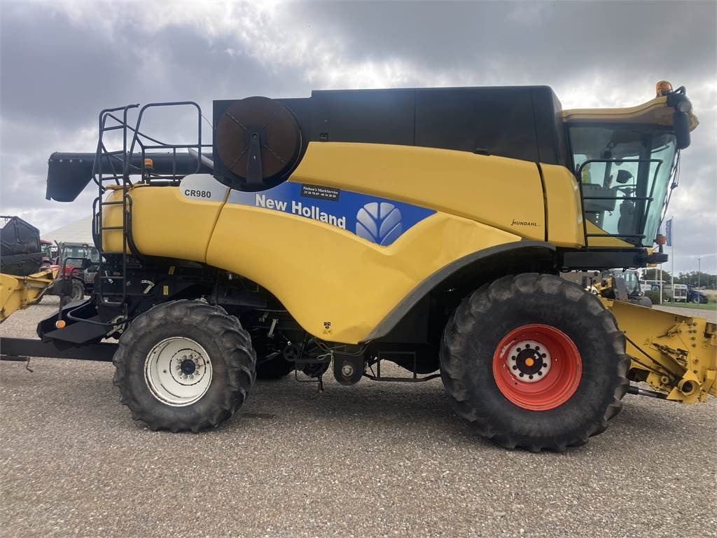 New Holland CR980SLH - Moissonneuse-batteuse: photos 2 New Holland CR980SLH - Moissonneuse-batteuse: photos 2