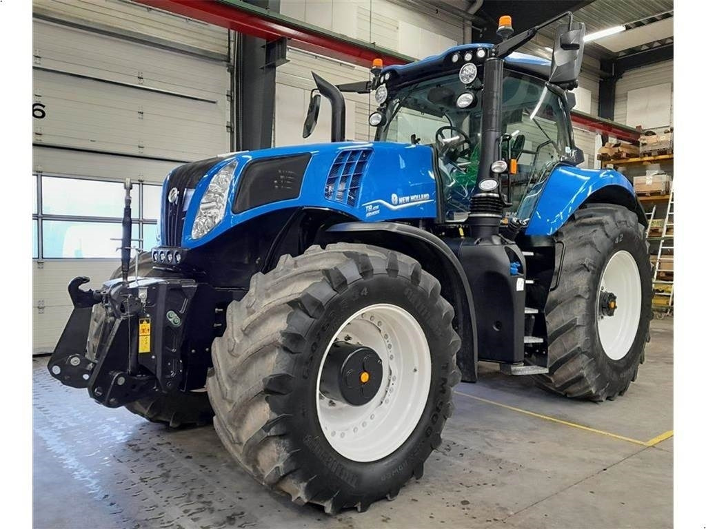New Holland T8.435 PLMI UC ST. V - Tracteur agricole: photos 1 New Holland T8.435 PLMI UC ST. V - Tracteur agricole: photos 1
