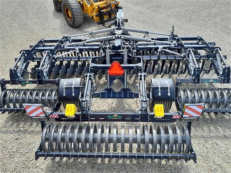 Agro - TOM 6 Meter discharve  - Cover crop: photos 1 Agro - TOM 6 Meter discharve  - Cover crop: photos 1