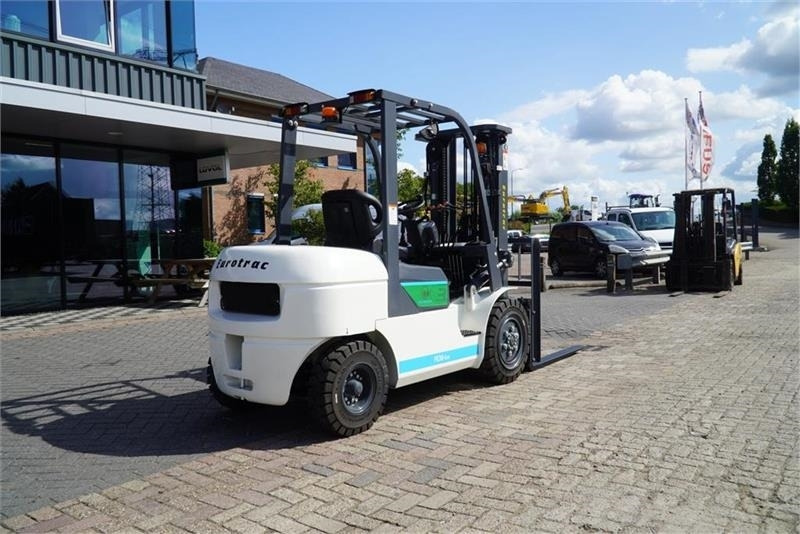 Eurotrac - Chariot élévateur électrique: photos 3 Eurotrac - Chariot élévateur électrique: photos 3