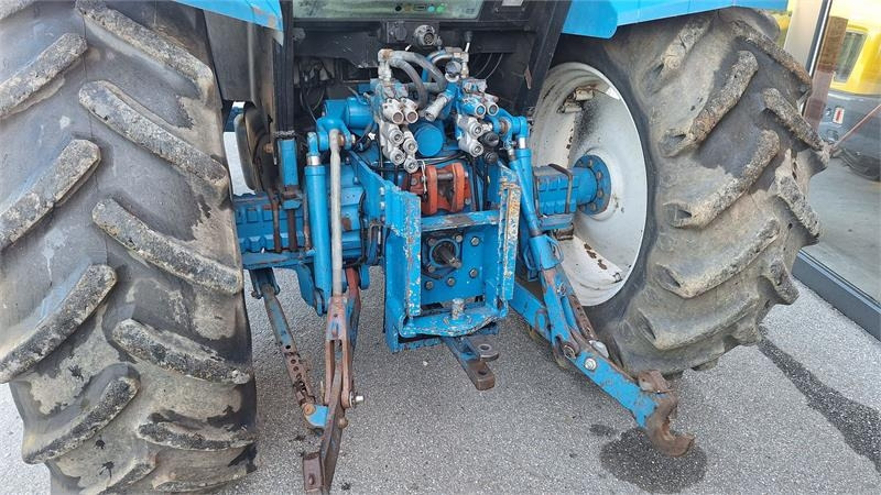 Ford 8240 - Tracteur agricole: photos 4 Ford 8240 - Tracteur agricole: photos 4