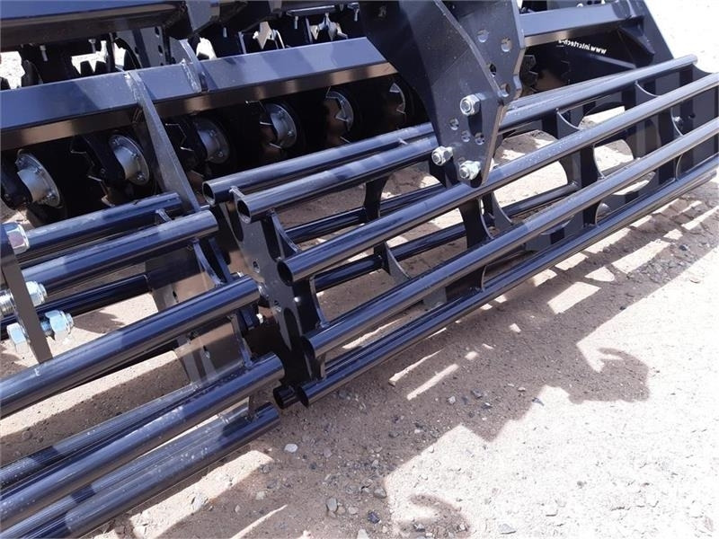 Inter-Tech Diskharve 4 meter J-Maskiner 4 meter med hydraulis - Cover crop: photos 2 Inter-Tech Diskharve 4 meter J-Maskiner 4 meter med hydraulis - Cover crop: photos 2