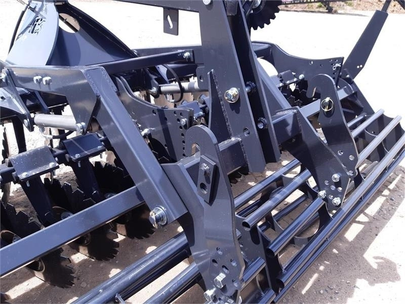 Inter-Tech Diskharve 4 meter J-Maskiner 4 meter med hydraulis - Cover crop: photos 3 Inter-Tech Diskharve 4 meter J-Maskiner 4 meter med hydraulis - Cover crop: photos 3