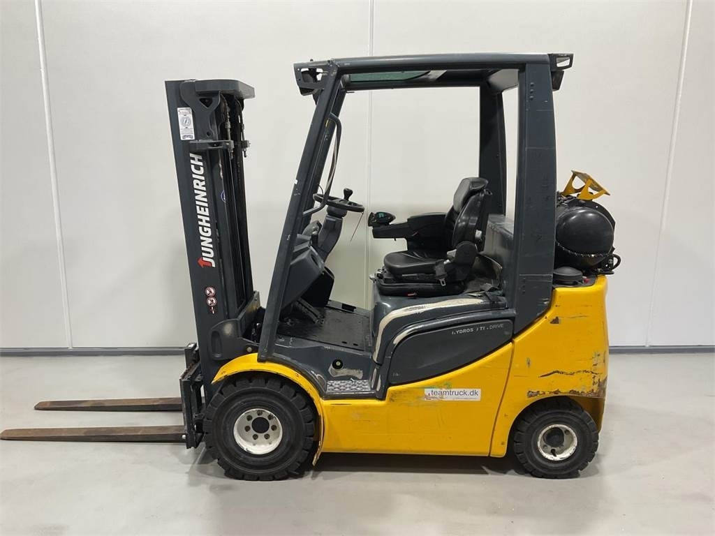 Jungheinrich TFG 320 S - Chariot élévateur à gaz: photos 3 Jungheinrich TFG 320 S - Chariot élévateur à gaz: photos 3