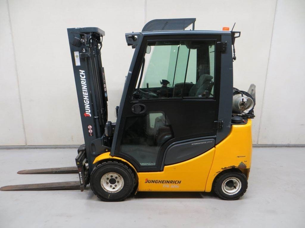 Jungheinrich TFG 320S - Chariot élévateur à gaz: photos 2 Jungheinrich TFG 320S - Chariot élévateur à gaz: photos 2