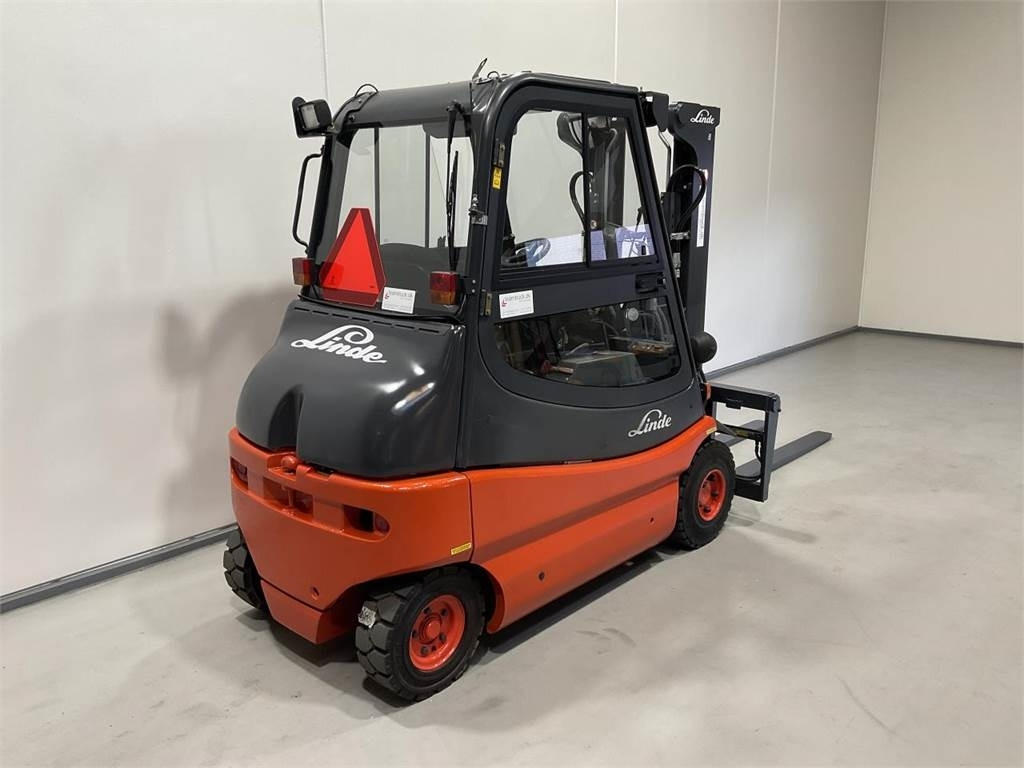 Linde E25P - 02 - Chariot élévateur électrique: photos 2 Linde E25P - 02 - Chariot élévateur électrique: photos 2