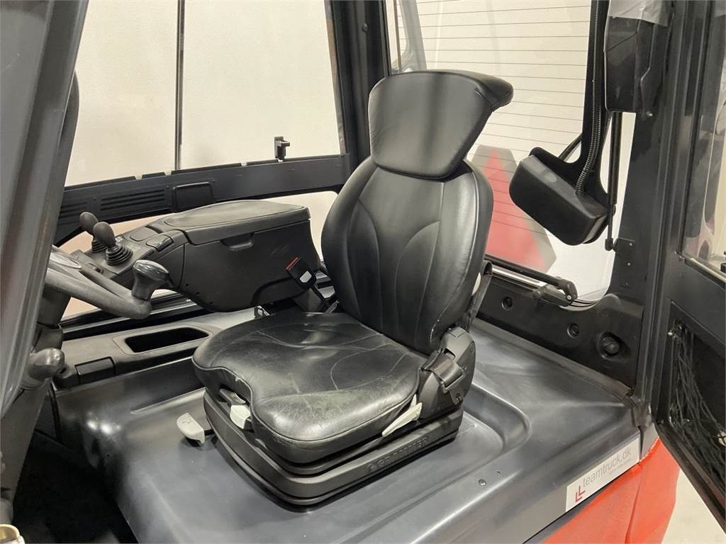 Linde E30/600-02 - Chariot élévateur électrique: photos 5 Linde E30/600-02 - Chariot élévateur électrique: photos 5