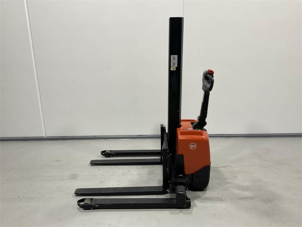 Toyota HWE100 - Gerbeur: photos 3 Toyota HWE100 - Gerbeur: photos 3