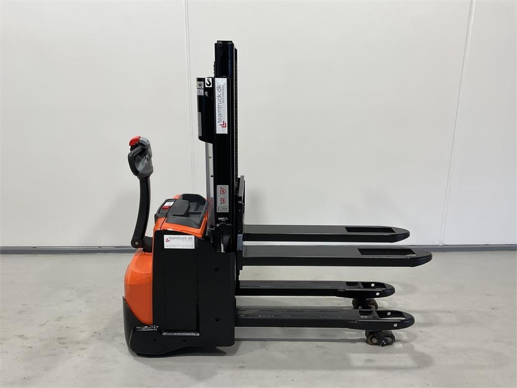 Toyota SWE200D - Gerbeur: photos 1 Toyota SWE200D - Gerbeur: photos 1