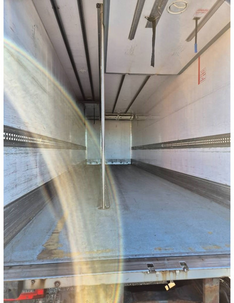 Camion frigorifique DAF CF 330 // 2 compartments / Cold/freeze: photos 7 Camion frigorifique DAF CF 330 // 2 compartments / Cold/freeze: photos 7