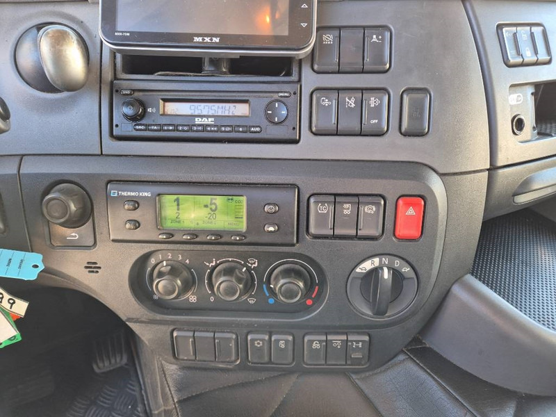 Camion frigorifique DAF CF 330 // 2 compartments / Cold/freeze: photos 12 Camion frigorifique DAF CF 330 // 2 compartments / Cold/freeze: photos 12