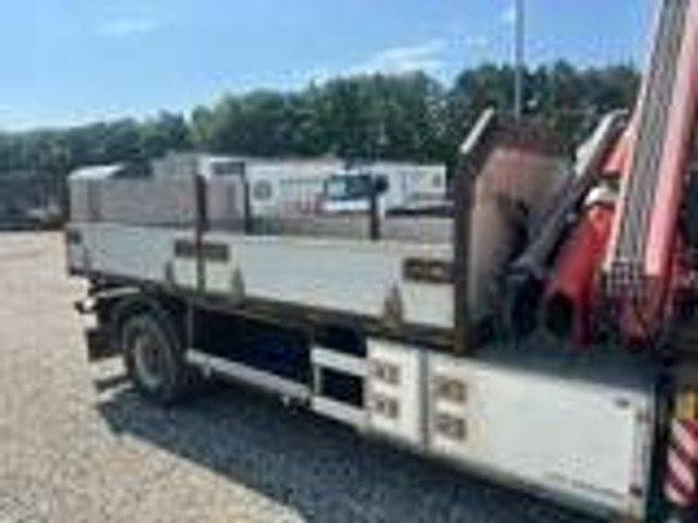 Iveco Eurocargo 120 EL 210hp / Fassi 80A Year 2012 + Tip - Camion grue: photos 4 Iveco Eurocargo 120 EL 210hp / Fassi 80A Year 2012 + Tip - Camion grue: photos 4