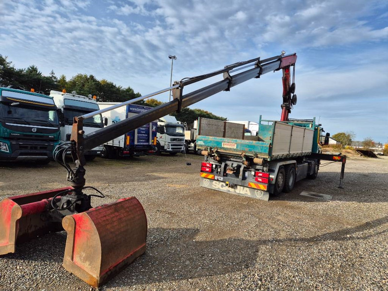 Scania P450 6x2/4 // HMF 2223 K4 // 3-way tip - Camion grue: photos 3 Scania P450 6x2/4 // HMF 2223 K4 // 3-way tip - Camion grue: photos 3