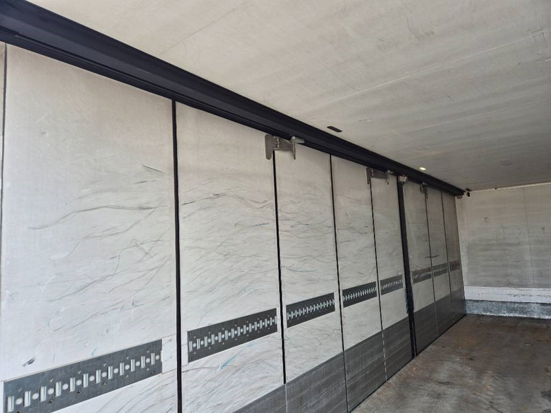 Camion fourgon Scania R 500 8x2 //Rampe// Underboring: photos 16 Camion fourgon Scania R 500 8x2 //Rampe// Underboring: photos 16