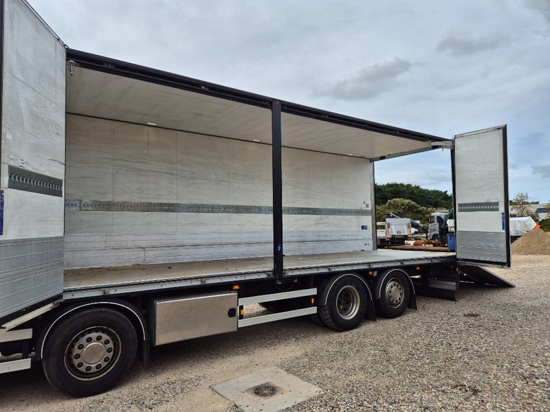 Camion fourgon Scania R 500 8x2 //Rampe// Underboring: photos 17 Camion fourgon Scania R 500 8x2 //Rampe// Underboring: photos 17