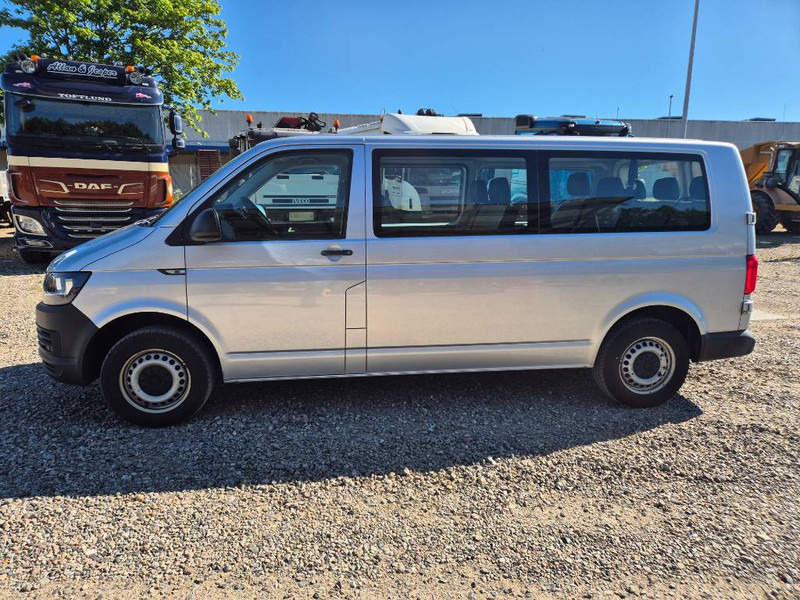 Volkswagen Transporter 2,0 TDi 102 Kombi lang 4d 9 prs - Voiture: photos 2 Volkswagen Transporter 2,0 TDi 102 Kombi lang 4d 9 prs - Voiture: photos 2