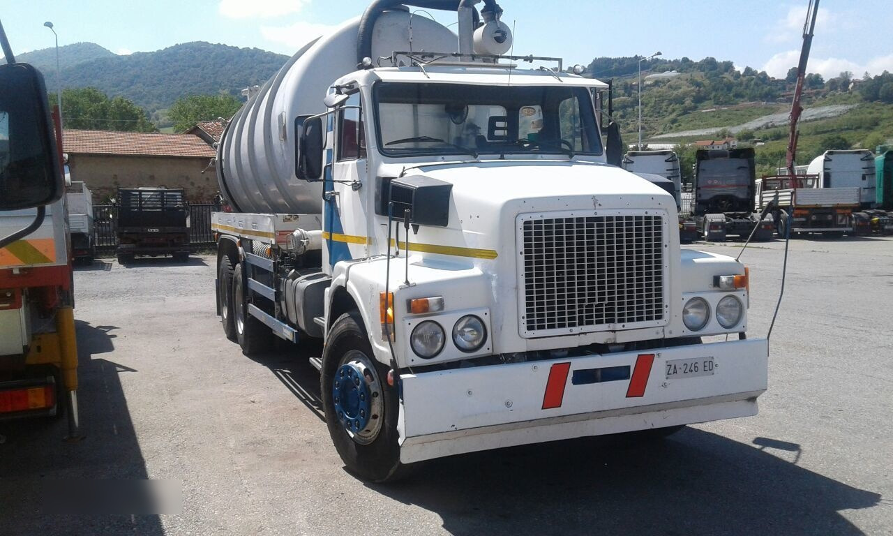 Volvo N.12 - Camion hydrocureur: photos 1 Volvo N.12 - Camion hydrocureur: photos 1