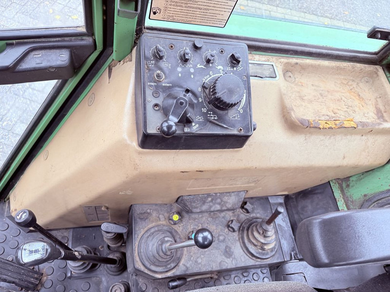 Tracteur agricole Fendt 307 LSA Marge: photos 12 Tracteur agricole Fendt 307 LSA Marge: photos 12