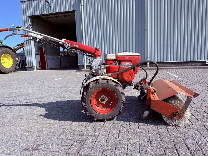 Honda F800 Veegmachine - Balayeuse de voirie: photos 4 Honda F800 Veegmachine - Balayeuse de voirie: photos 4