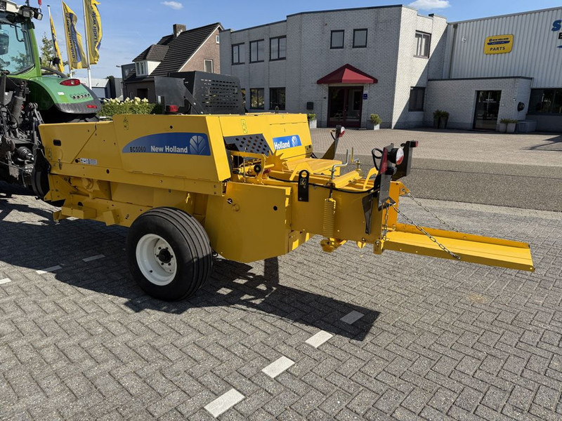 New Holland BC5060 Mini Balenpers - Presse à balles cubiques: photos 2 New Holland BC5060 Mini Balenpers - Presse à balles cubiques: photos 2