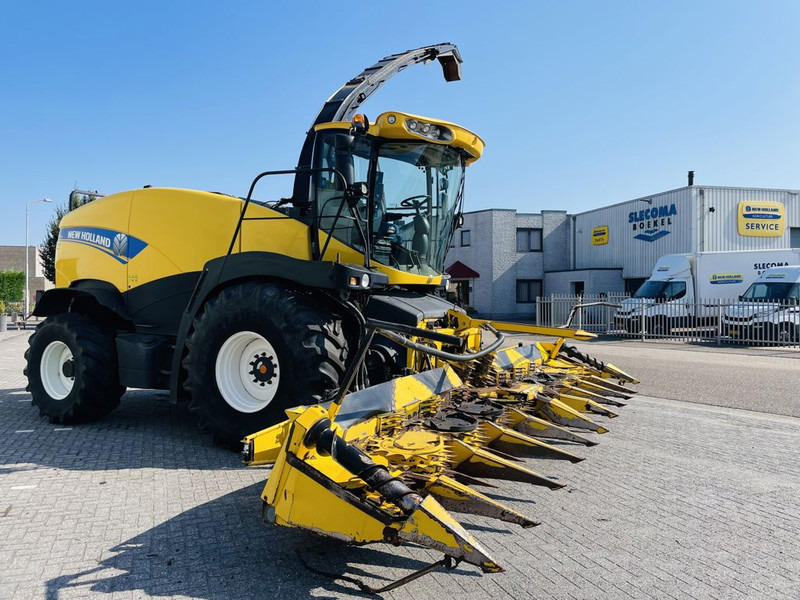 New Holland FR700 Forage Harvester 10 Row header - Ensileuse: photos 1 New Holland FR700 Forage Harvester 10 Row header - Ensileuse: photos 1