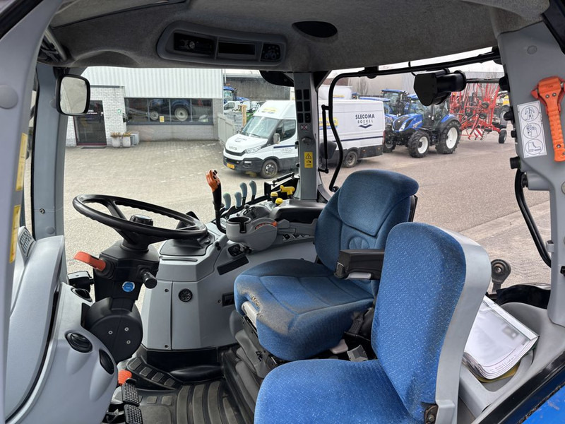 New Holland T6080 Power Command - Tracteur agricole: photos 5 New Holland T6080 Power Command - Tracteur agricole: photos 5