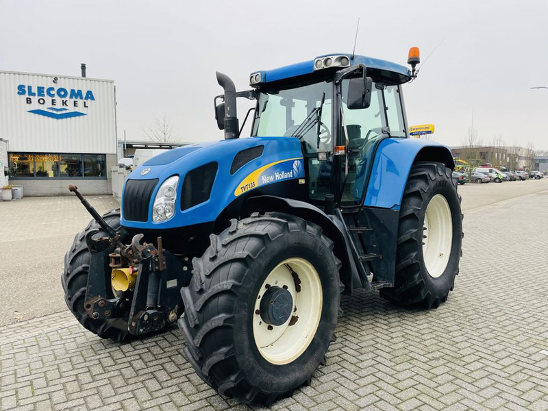 New Holland TVT 135 Transmissie CVT fronthef pto - Tracteur agricole: photos 1 New Holland TVT 135 Transmissie CVT fronthef pto - Tracteur agricole: photos 1
