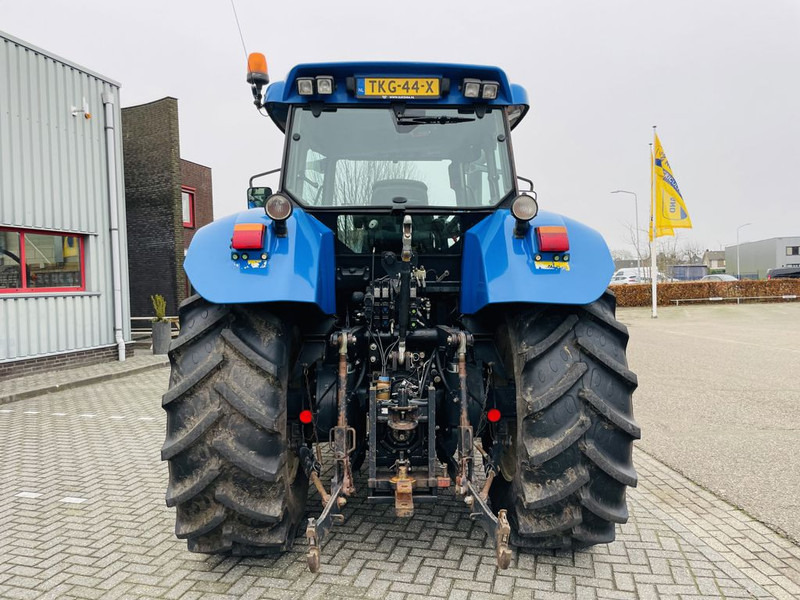 New Holland TVT 135 Transmissie CVT fronthef pto - Tracteur agricole: photos 2 New Holland TVT 135 Transmissie CVT fronthef pto - Tracteur agricole: photos 2